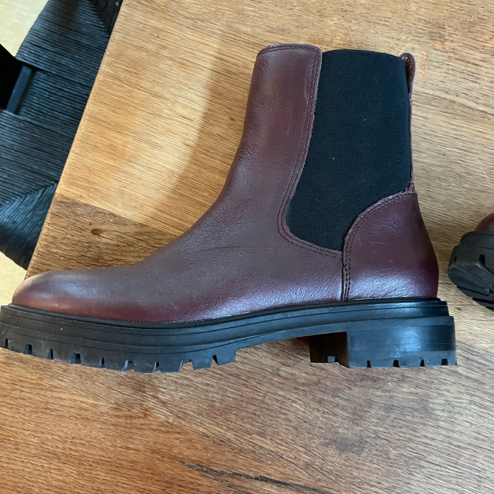 Madewell Chelsea boots
